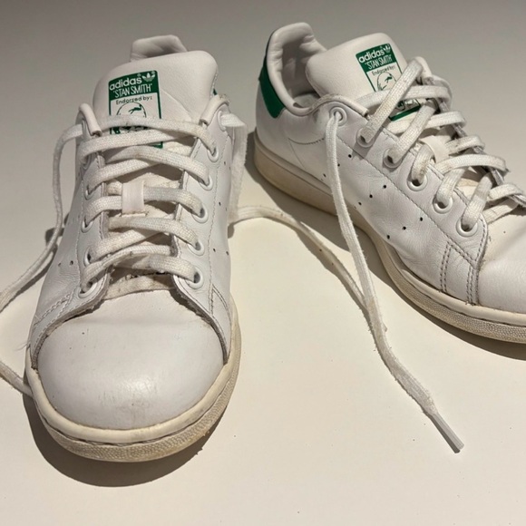 Classic Stan Smith Adidas White and Green Shoes Size 4.5 Youth or 6.5 Women’s - Picture 2 of 6